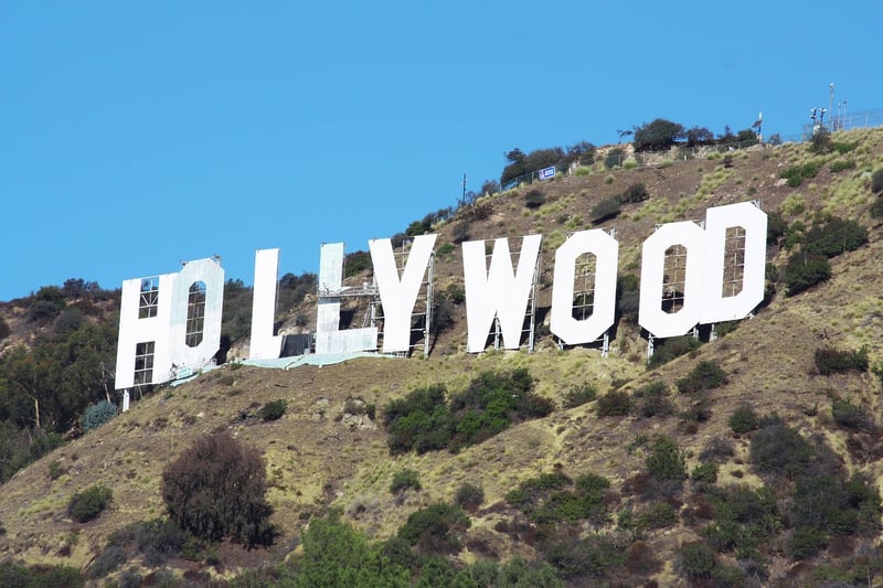 Hollywood Table Setting